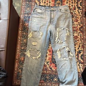 Size 33 mom high-rise bdg distressed jeans nwt